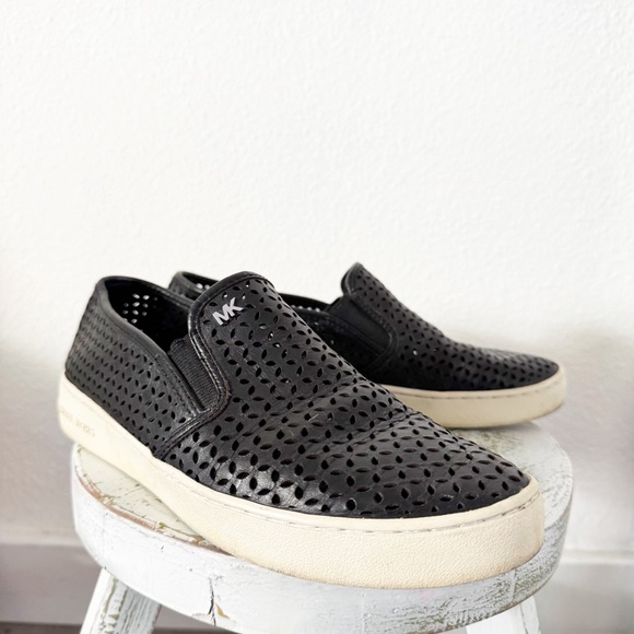 Michael Kors Olivia Perforated Leather Slip-On Minimalist 8.5 Casual Chic - Picture 2 of 12